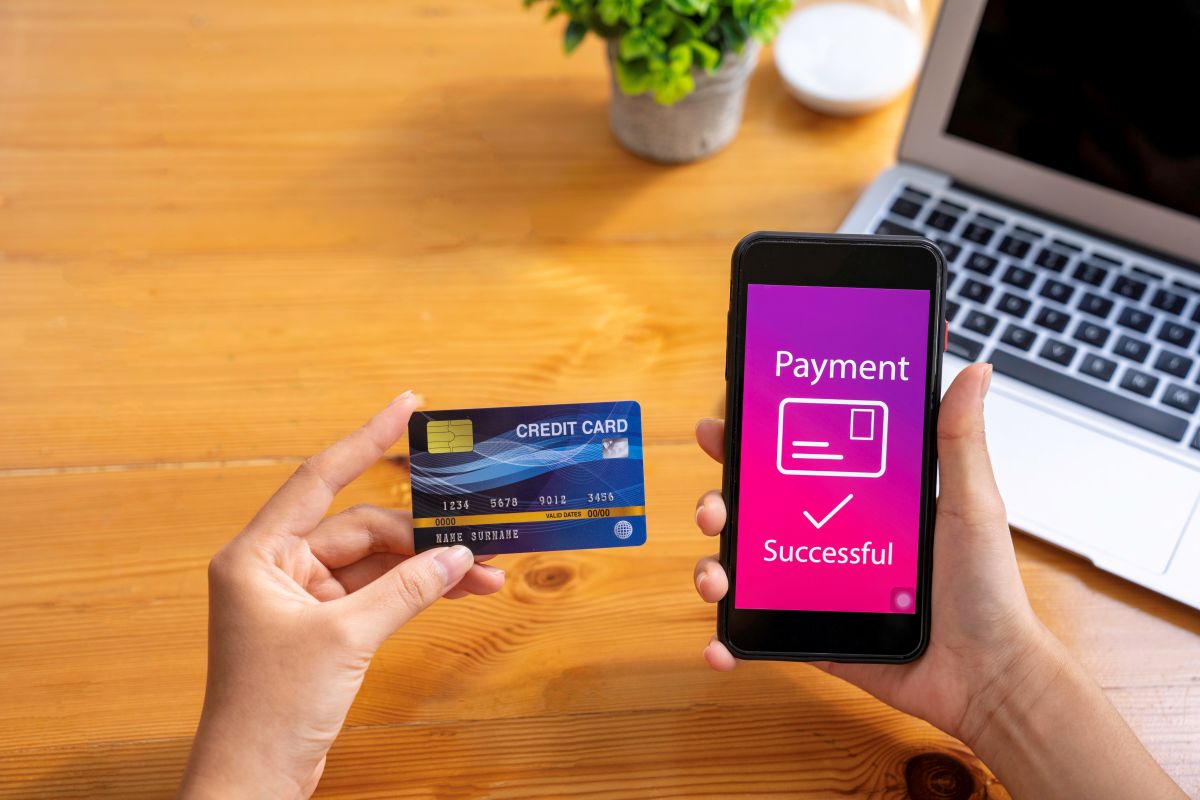 Ilustracion de pago seguro para suscripcion online